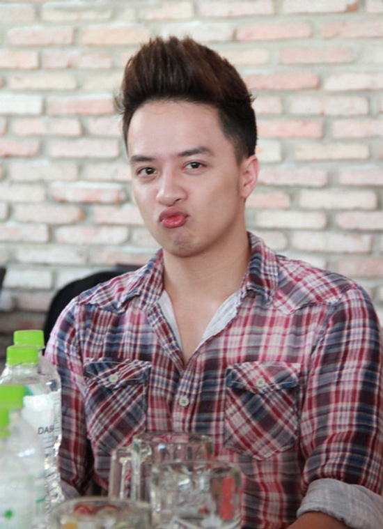 Các[-]cụm[-]từ[-]"kinh[-]điển"[-]của[-]showbiz[-]Việt[-]2012[-]3